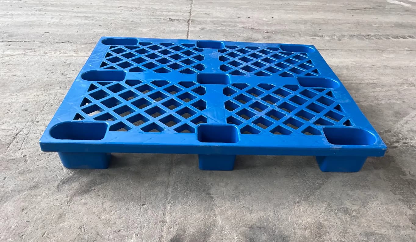 Đừng Mắc Sai Lầm Khi Mua Pallet Chân Cốc Giá Rẻ Số Lượng Lớn