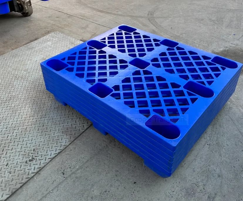 Pallet Chân Cốc Có Phải Là Giải Pháp Tiết Kiệm Cho Kho Hàng?