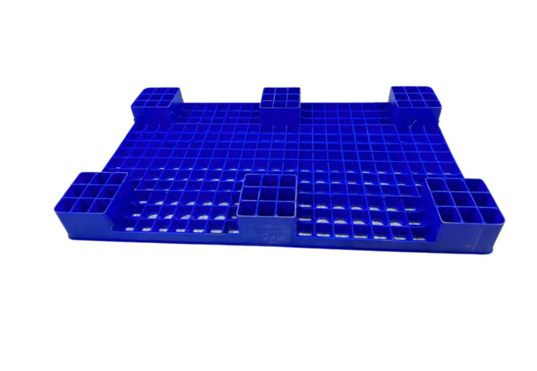 Pallet Nhựa Nhập Khẩu Được Doanh Nghiệp Ưa Chuộng Nhờ Điều Gì?