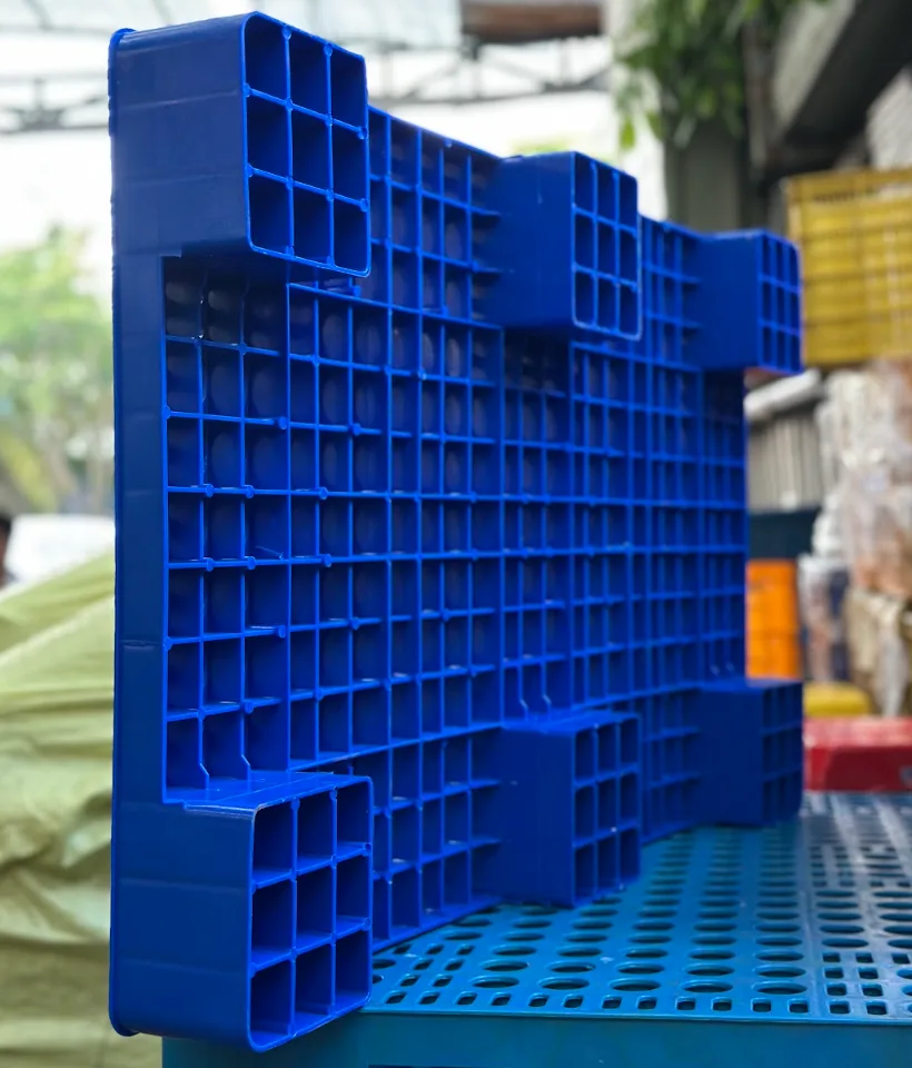 Các rủi ro khi tiếp tục sử dụng pallet nhựa cũ 1200x1000mm kém chất lượng